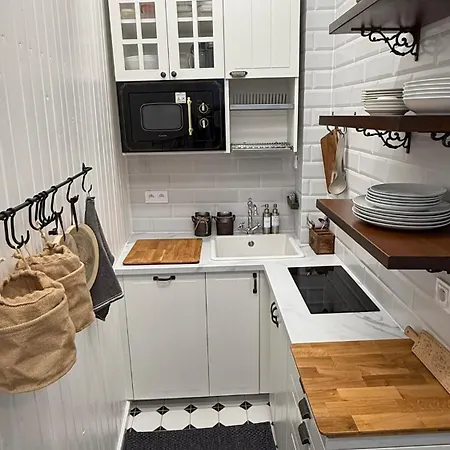 Cozy Old Town Escape Apartman