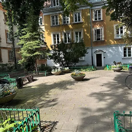 Stylish Center Flat On Historic Kozla Street