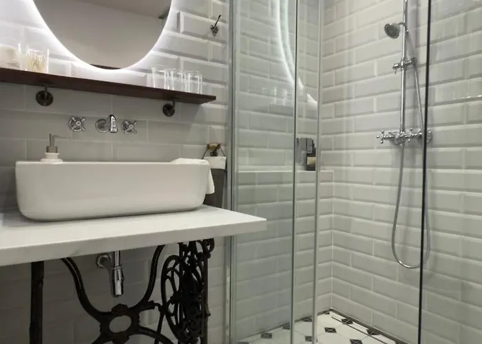 Cozy Old Town Escape Варшава